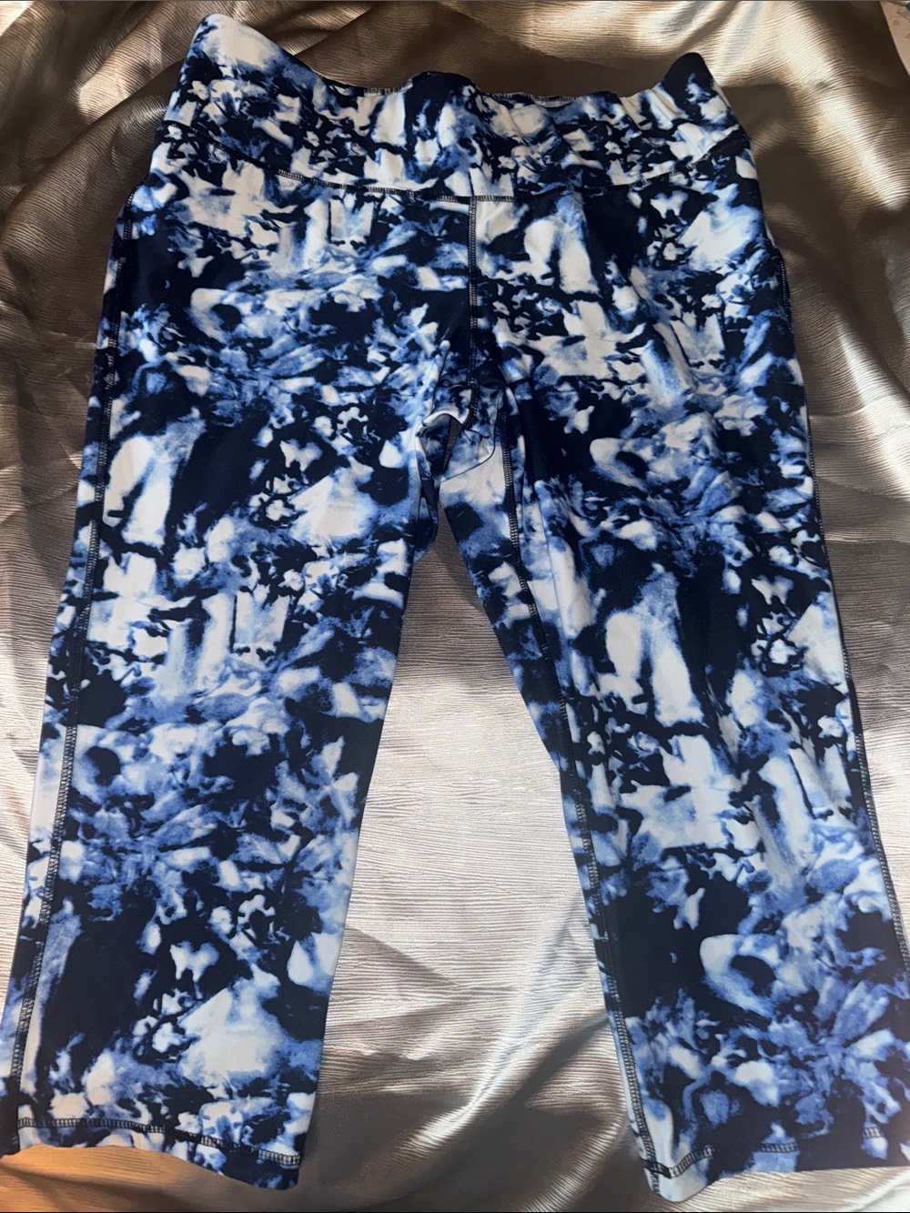 Women’s LIVI yoga wide band 18-20 Blue Tie-Dye Active Capri Leggings